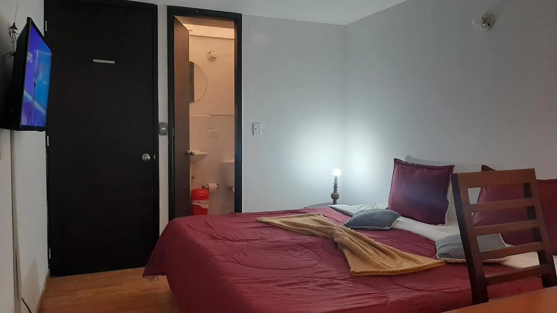 Apartamento Sector De Corferias , Apartaestudios Y Habitaciones A 5 Cuadras, Embajada Americana 10 Cuadras, Cerca Al Can , G 12 , Universidad Nacional , Aeropuerto A 2 Cuadras Estacion Ciudad Universitaria Marque-Tresdiecisietecincoveintisieteveintiseistreintayu Bogotá